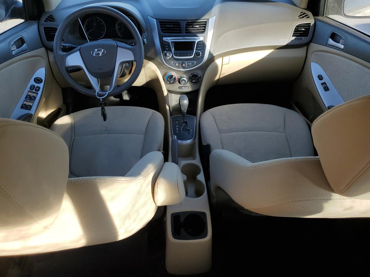 2014 Hyundai Accent - Image 8