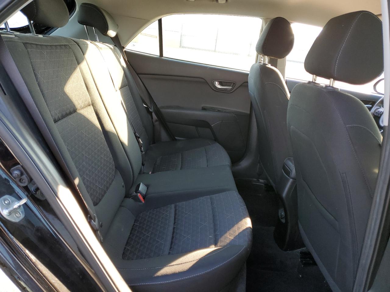 2019 Kia Rio - Image 10