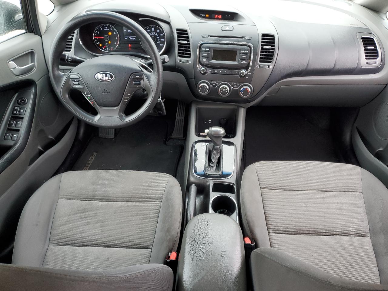 2017 Kia Forte - Image 8