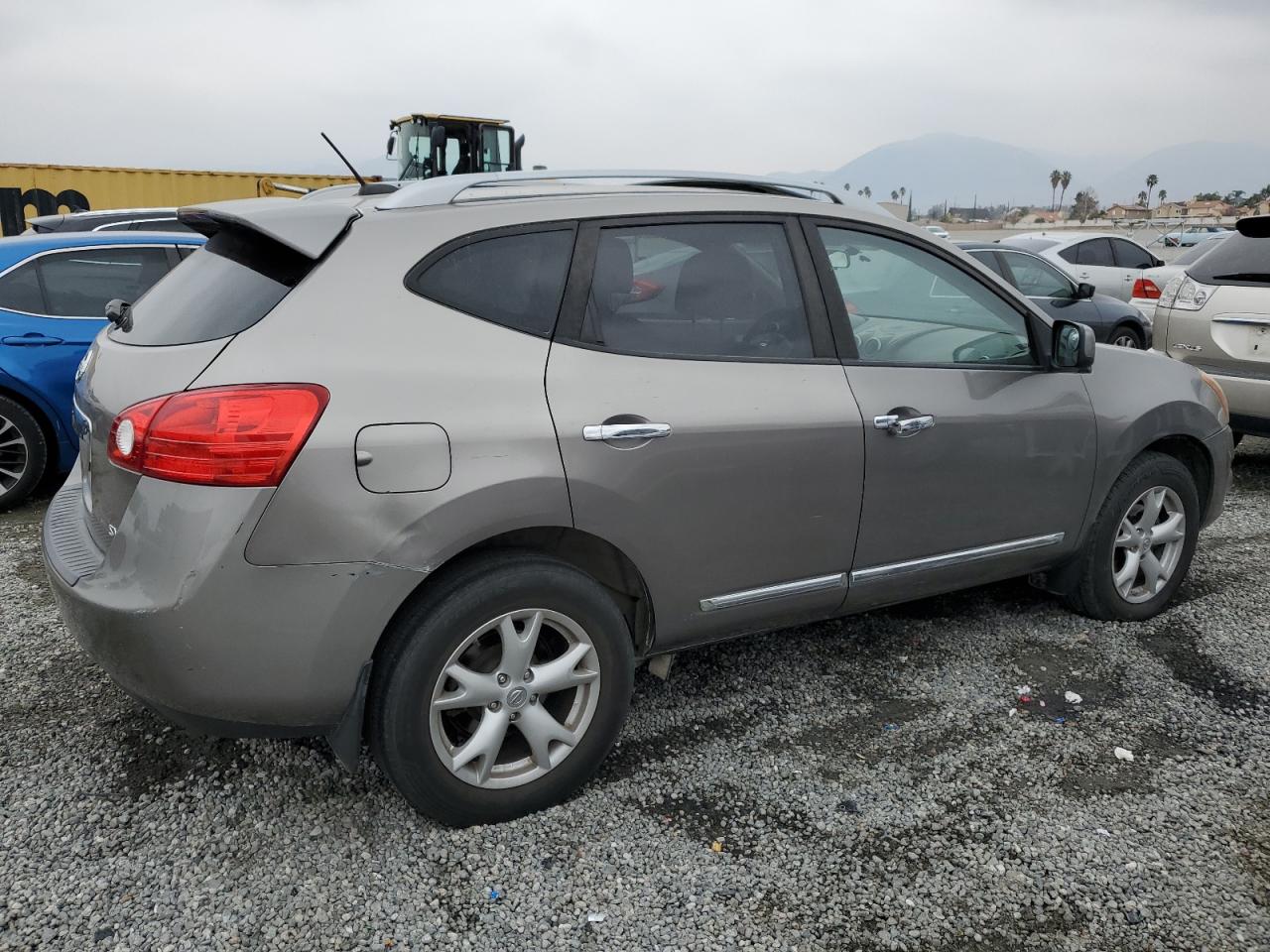 2011 Nissan Rogue - Image 3