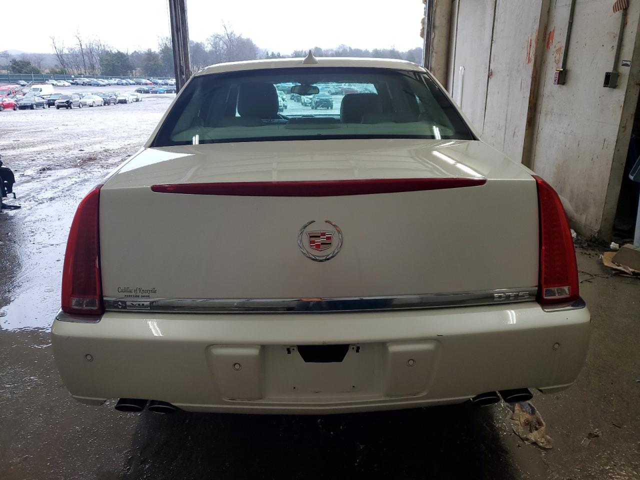 2011 Cadillac DTS - Image 6