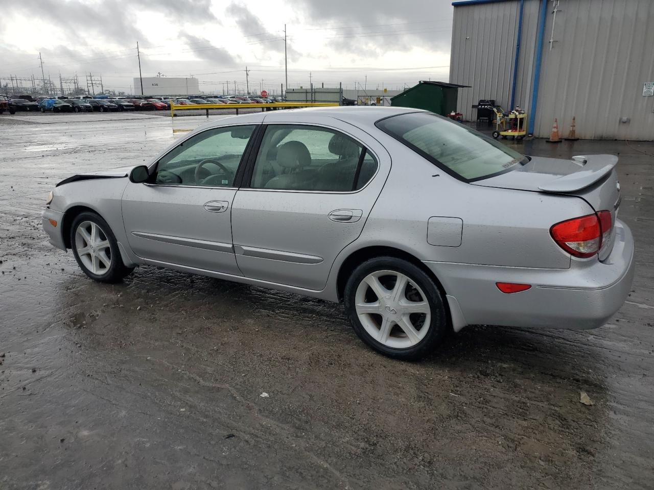 2003 Infiniti I - Image 2