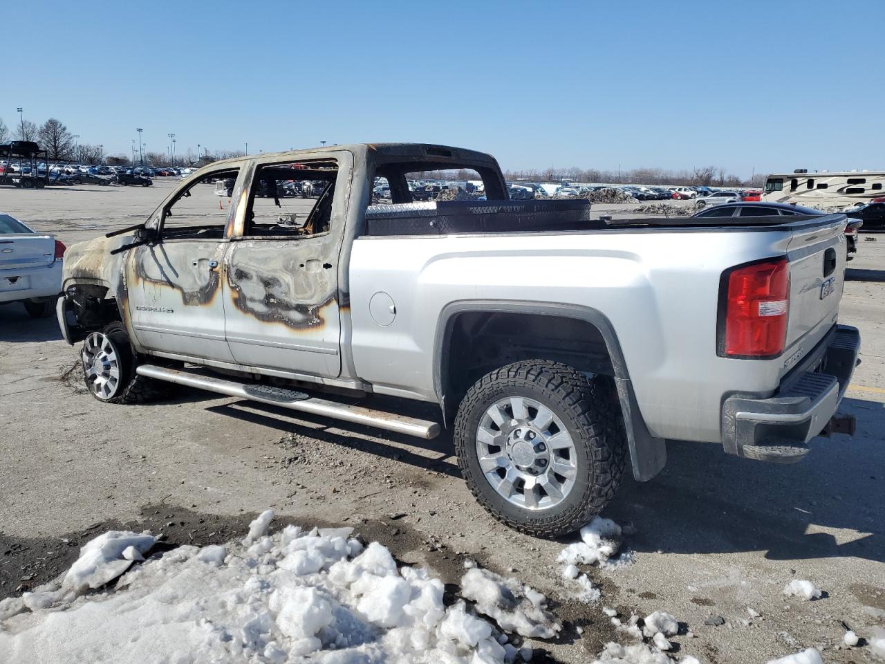 2018 GMC Sierra - Image 2