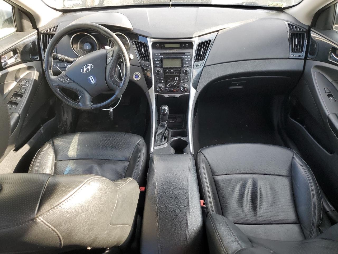 2012 Hyundai Sonata - Image 8