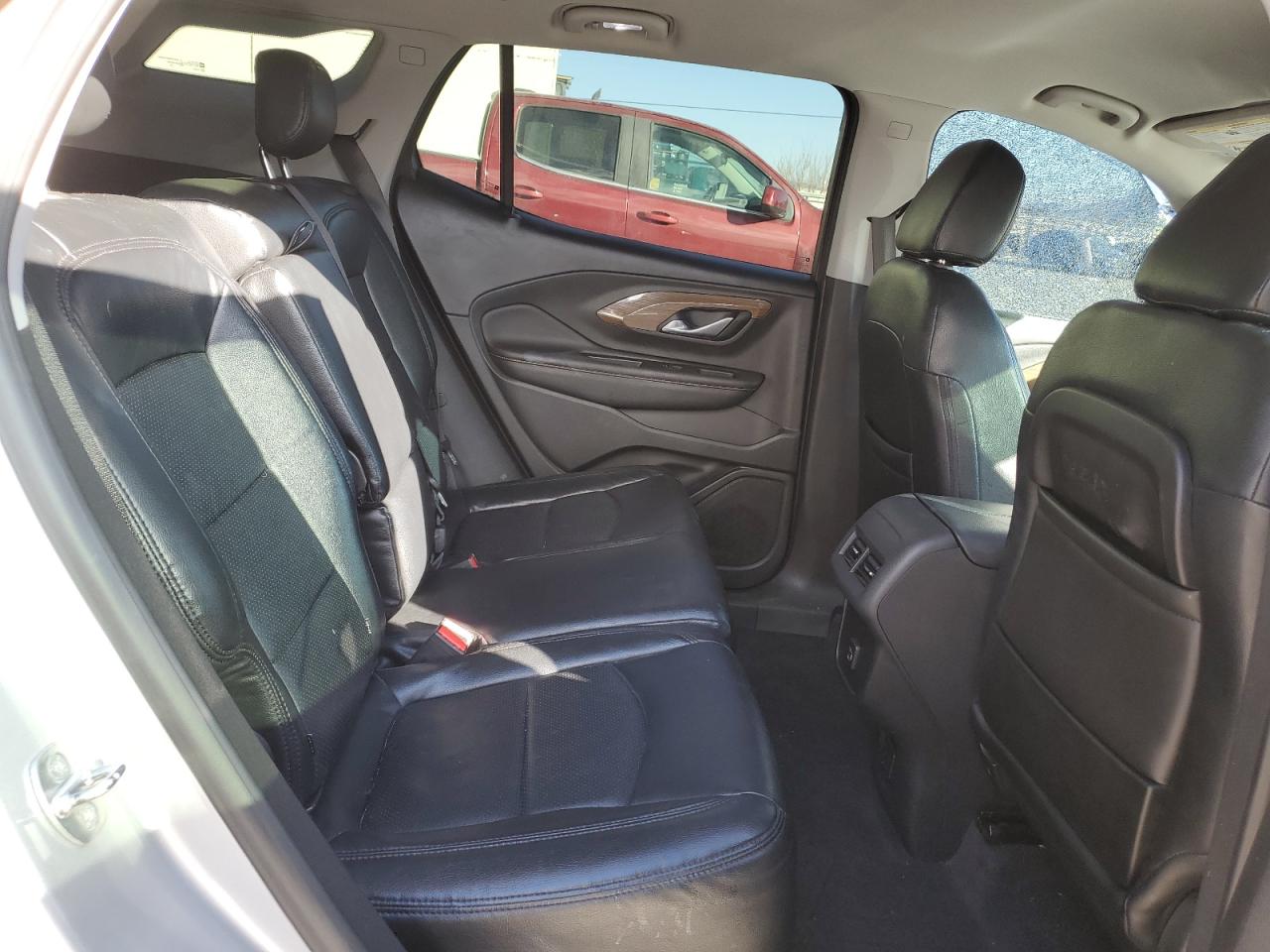 2020 GMC Terrain - Image 11