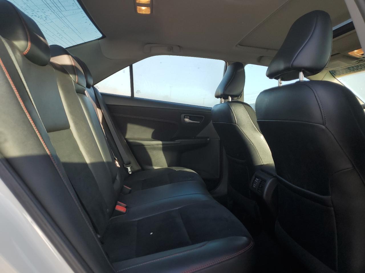 2016 Toyota Camry - Image 10