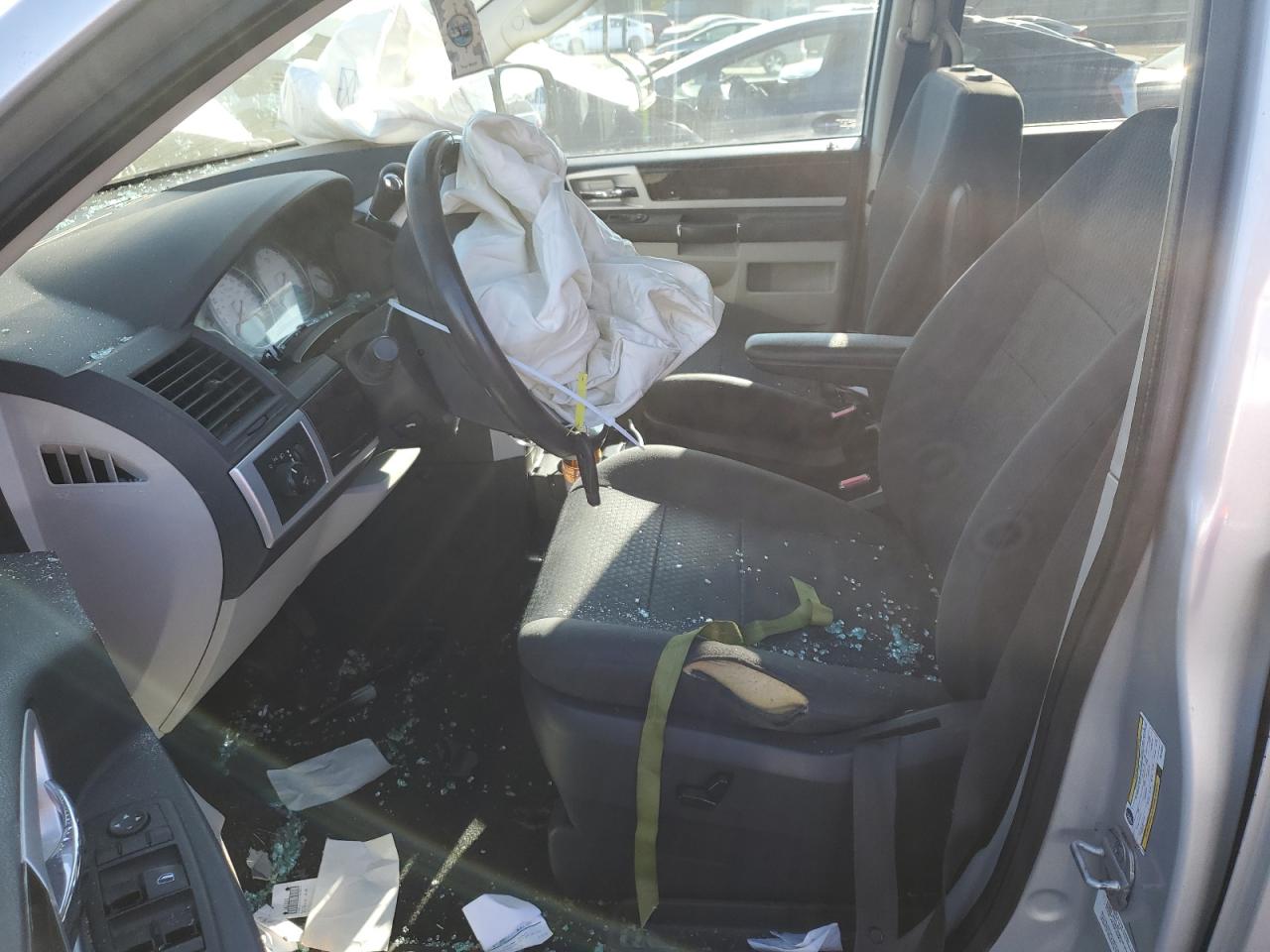 2010 Dodge Caravan - Image 7