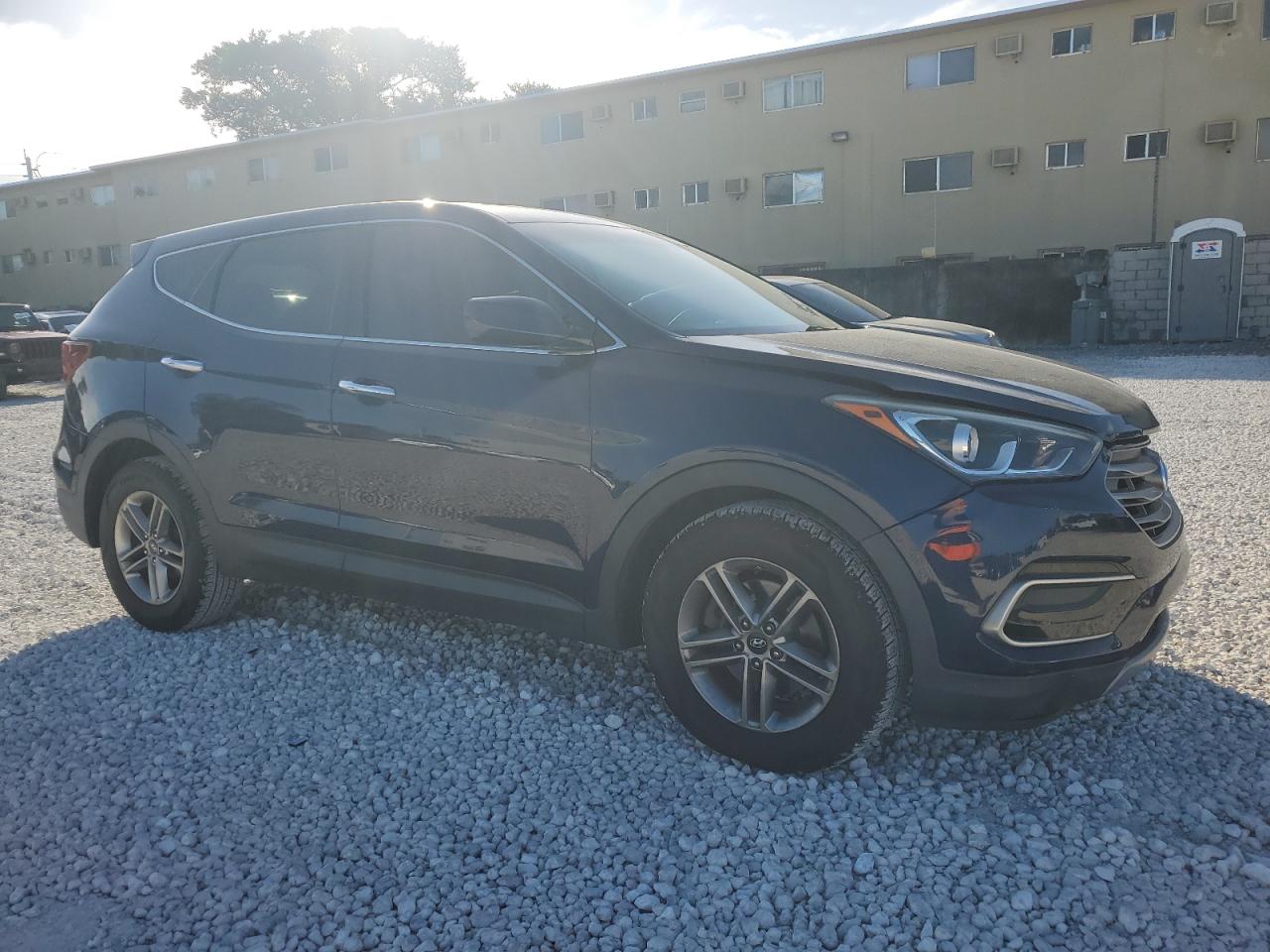 VIN 5XYZT3LBXHG386753 2017 HYUNDAI SANTA FE no.4