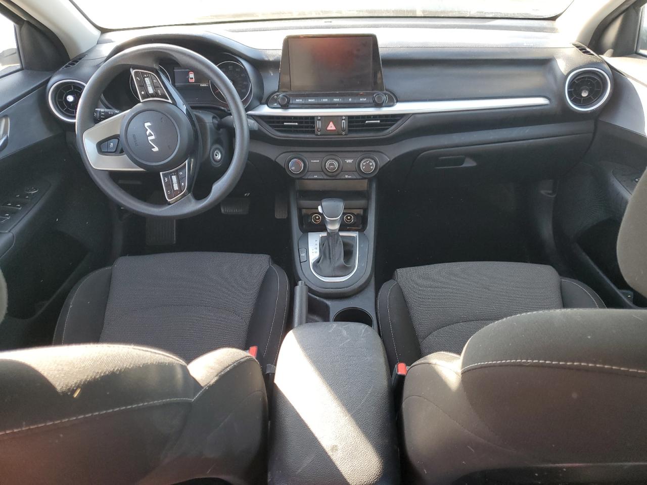 2023 Kia Forte - Image 8