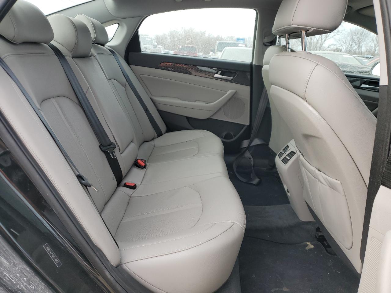 2018 Hyundai Sonata - Image 11