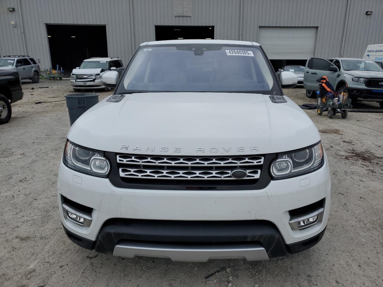 2017 Land Rover Range Rover - Image 5