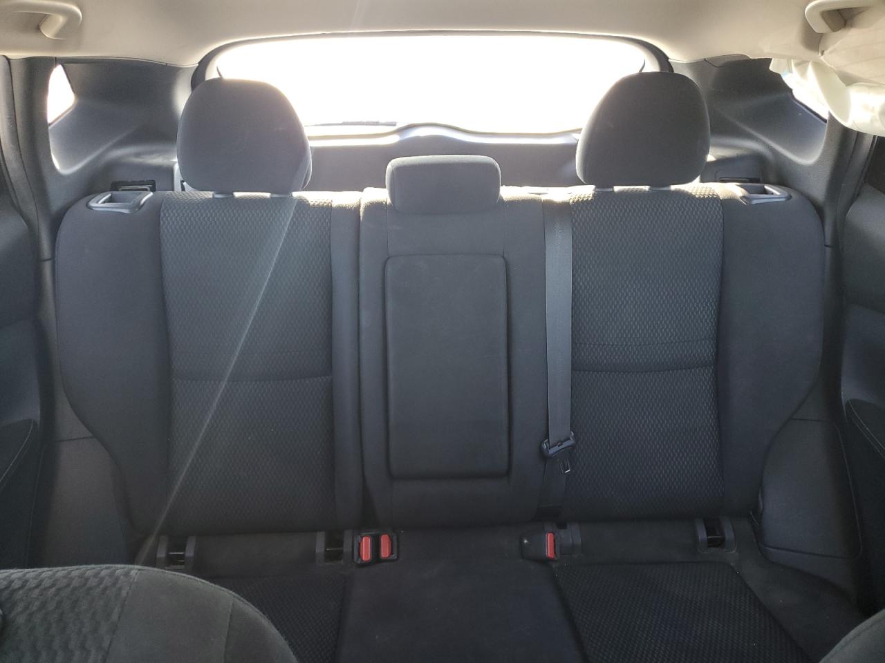 2017 Nissan Rogue - Image 10