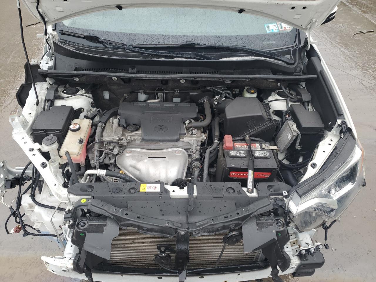 2018 Toyota RAV 4 - Image 12