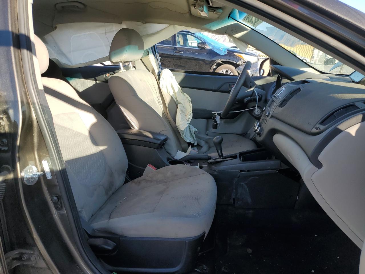 2010 Kia Forte - Image 7