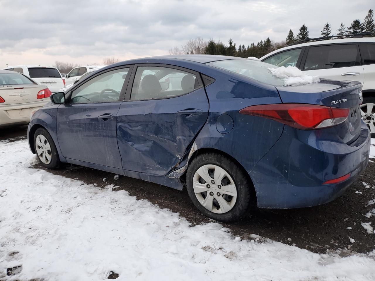 2016 Hyundai Elantra - Image 2