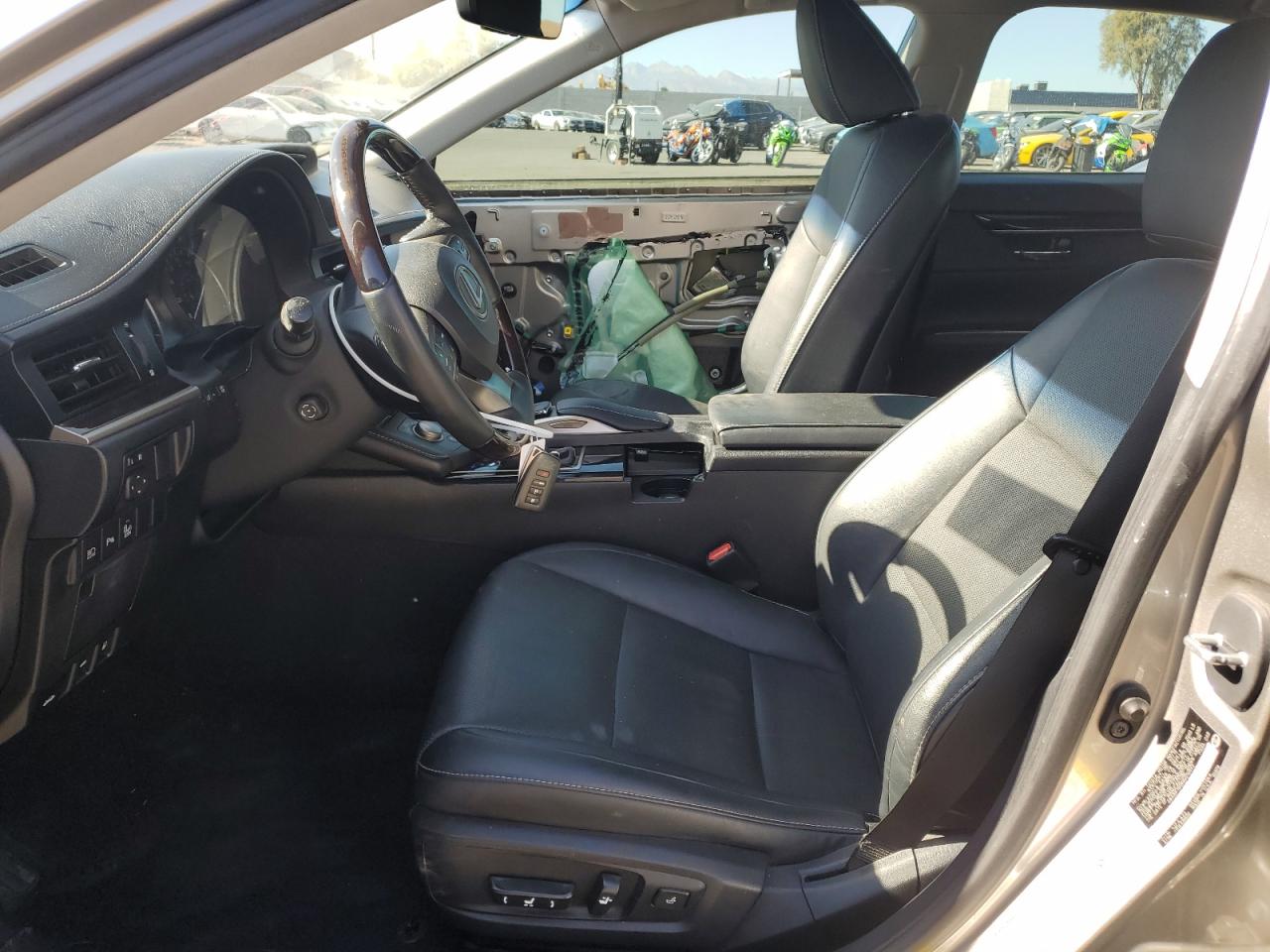 2016 Lexus ES - Image 7