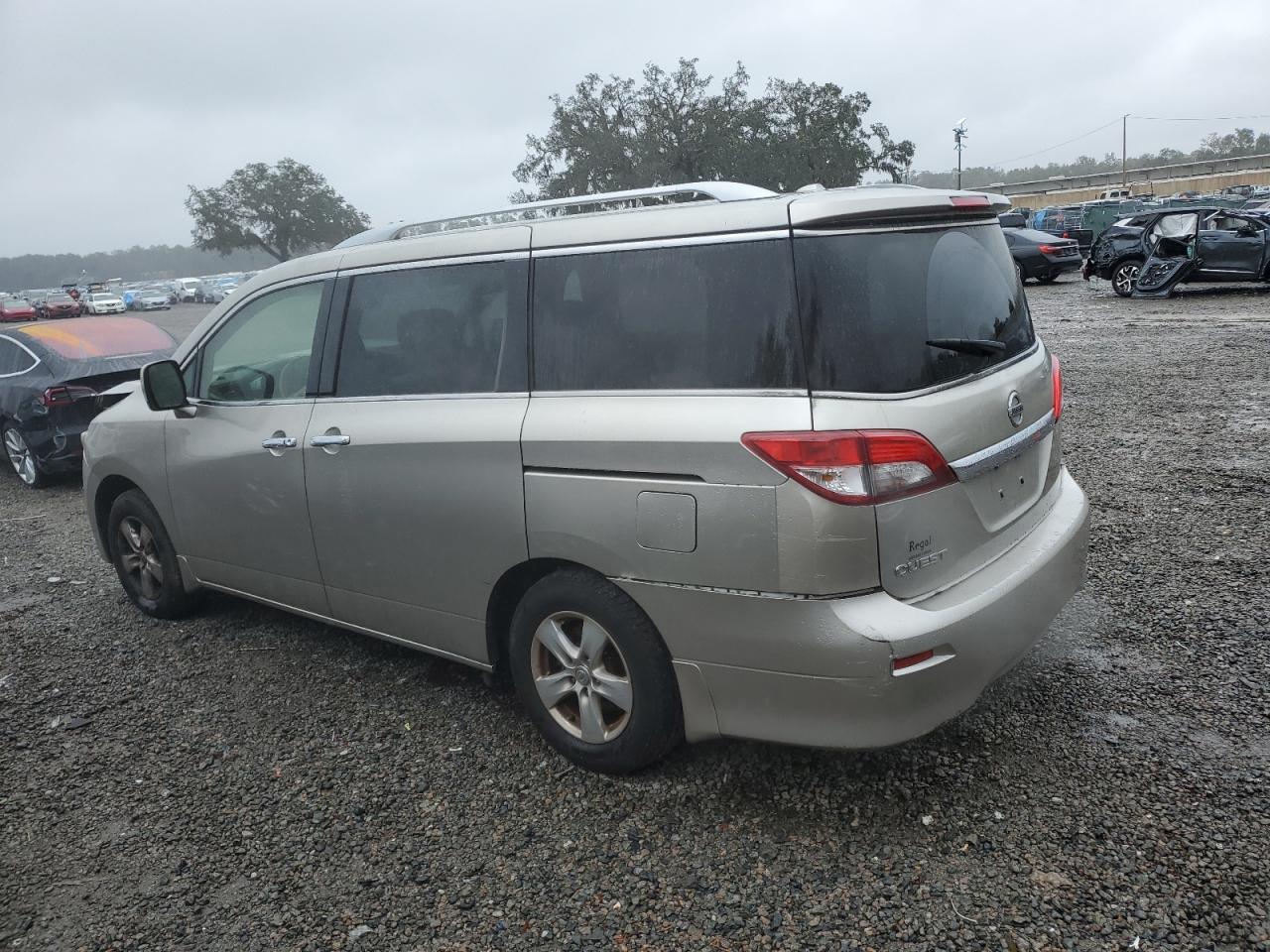 2013 Nissan Quest - Image 2