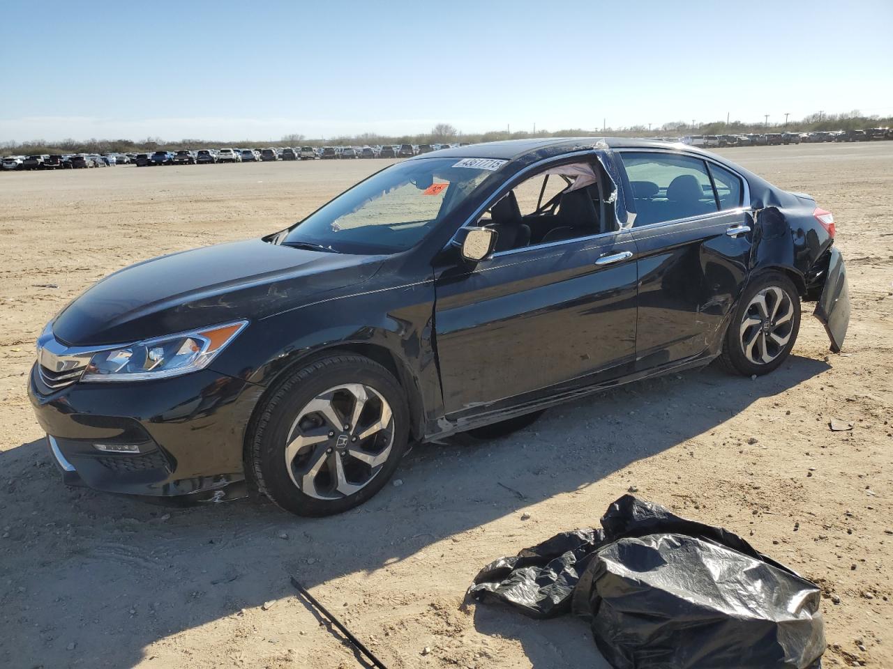 1HGCR2F82GA134669 HONDA ACCORD 2016