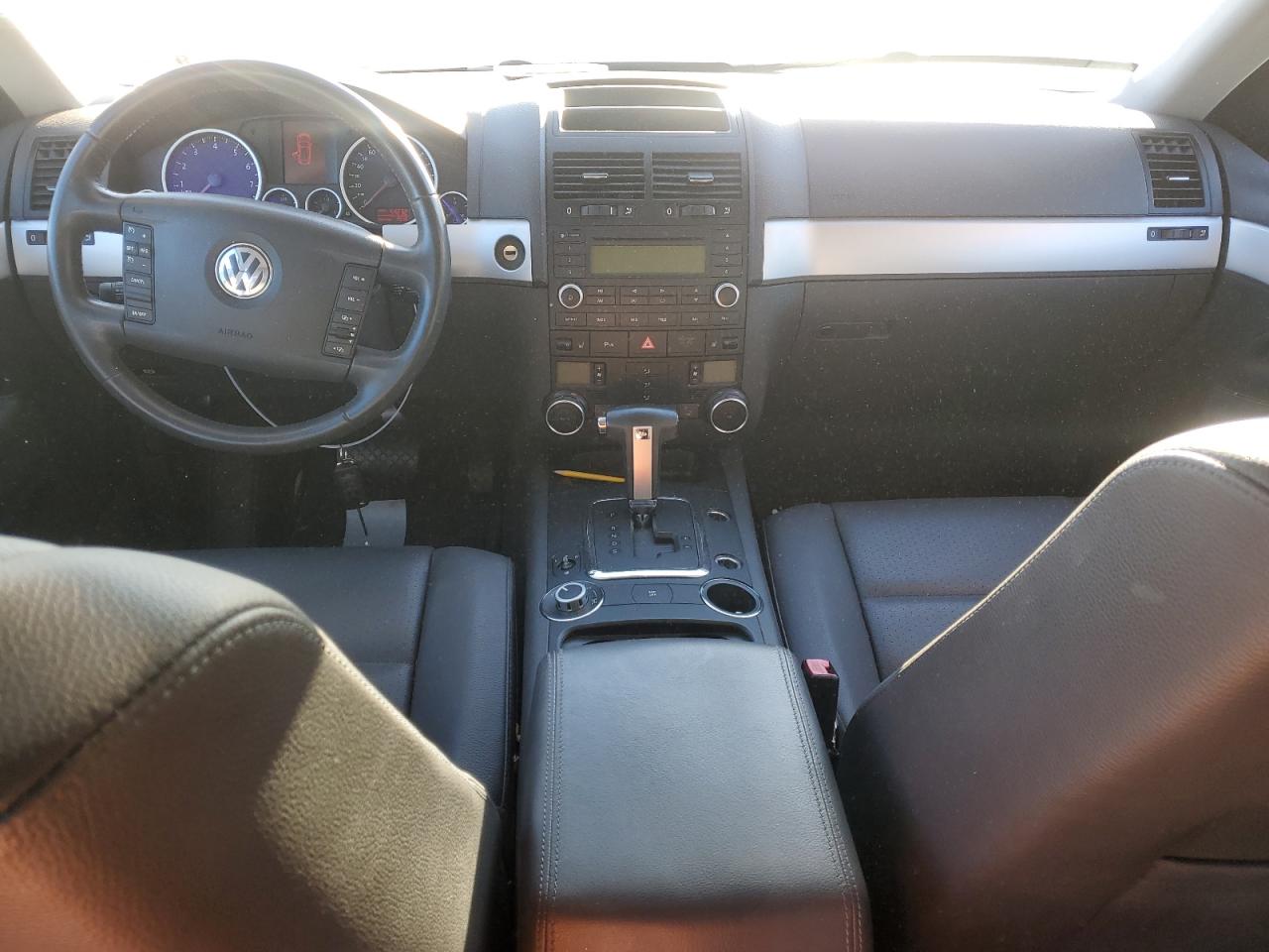 2009 Volkswagen Touareg - Image 8