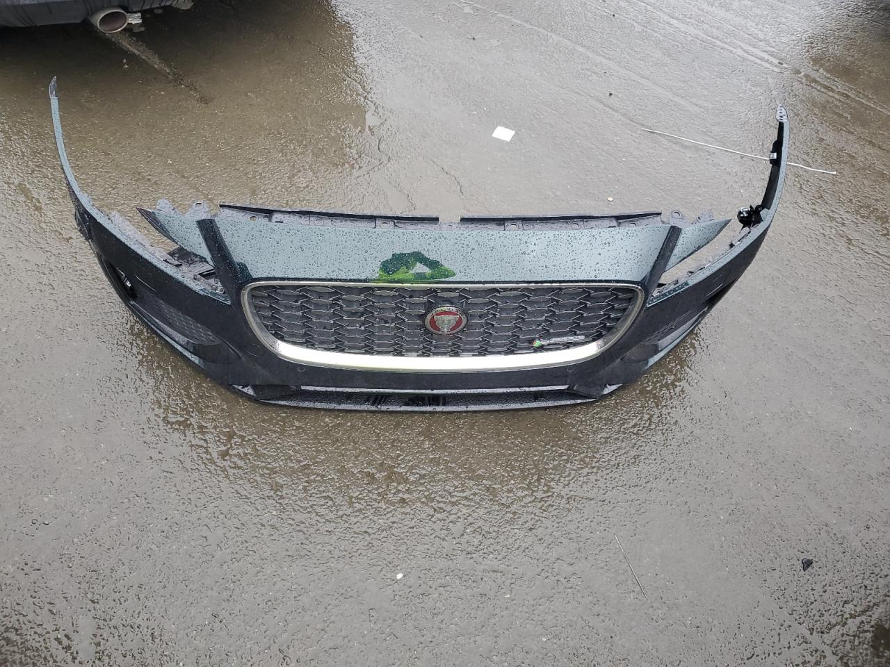 2022 Jaguar XF - Image 12