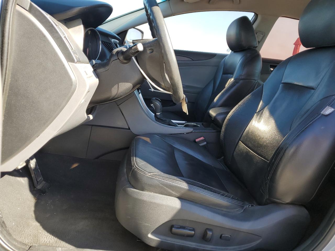 2011 Hyundai Sonata - Image 7