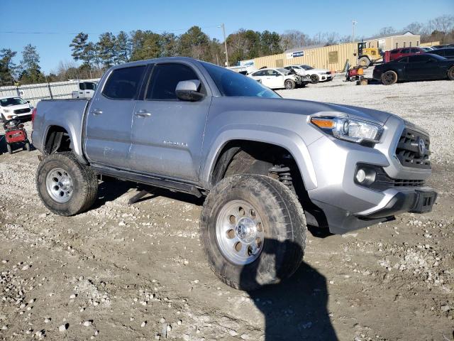  TOYOTA TACOMA 2017 Srebrny
