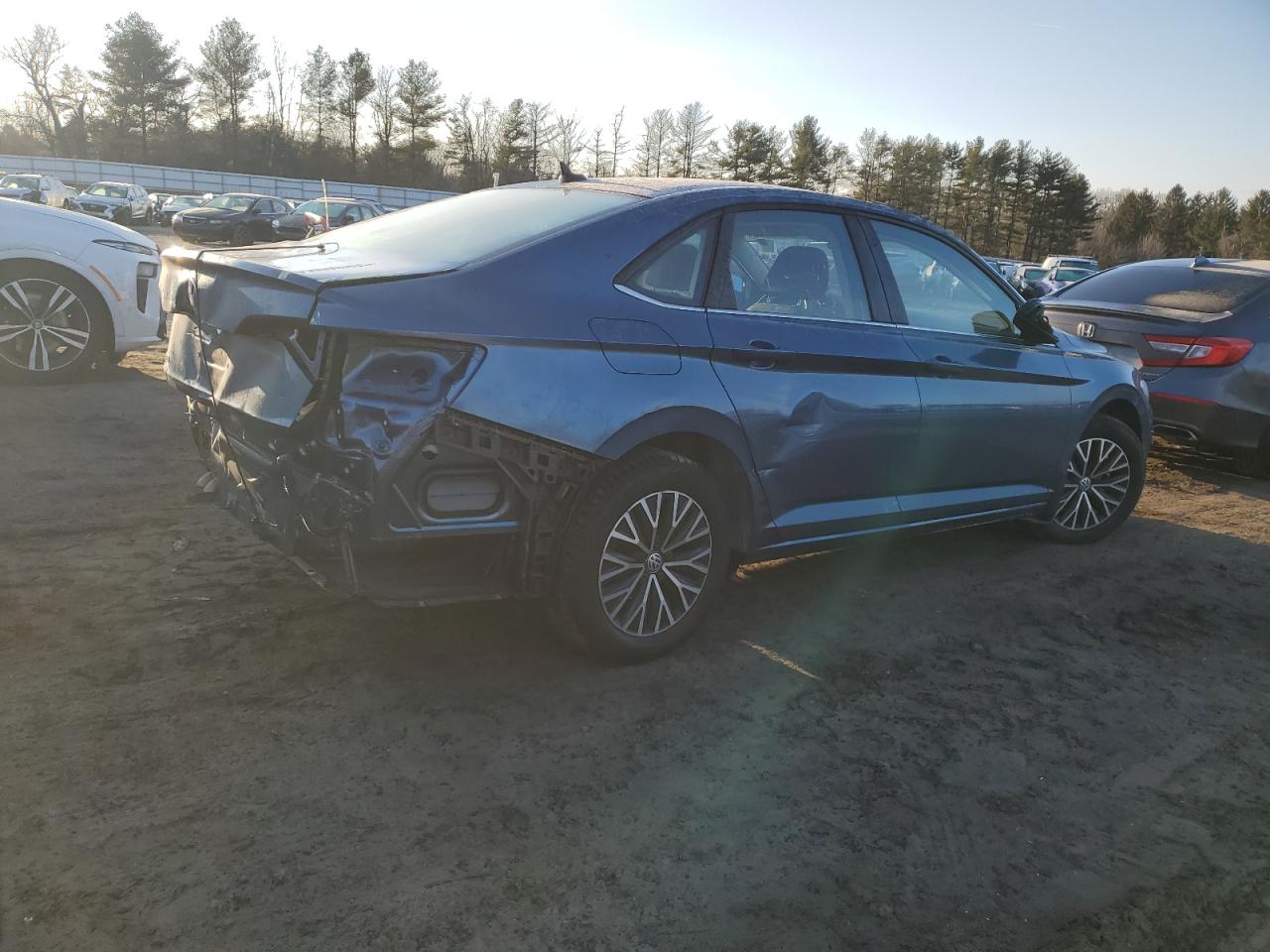2021 Volkswagen Jetta - Image 3