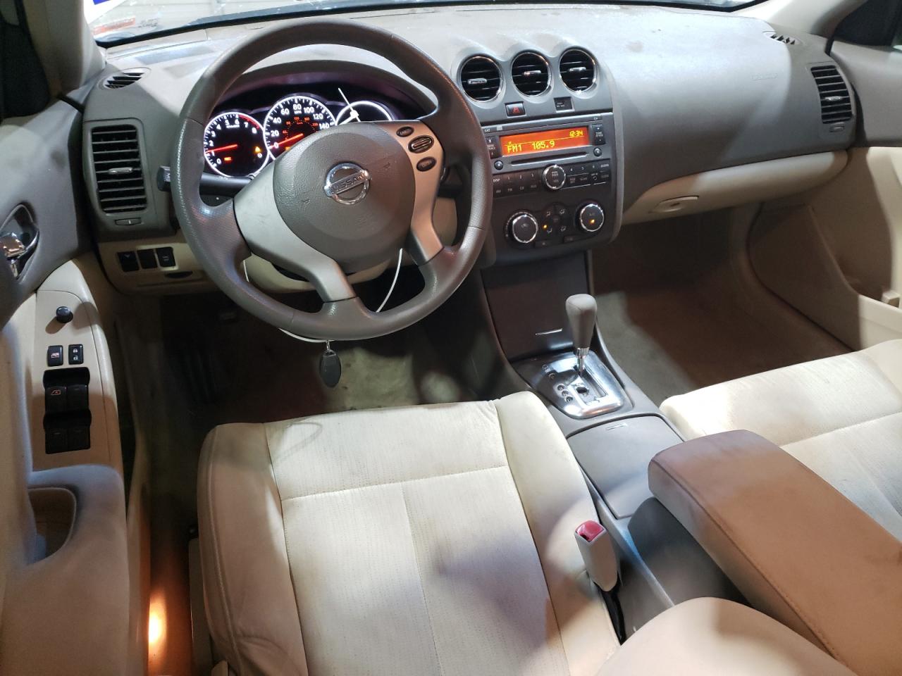 2010 Nissan Altima - Image 8