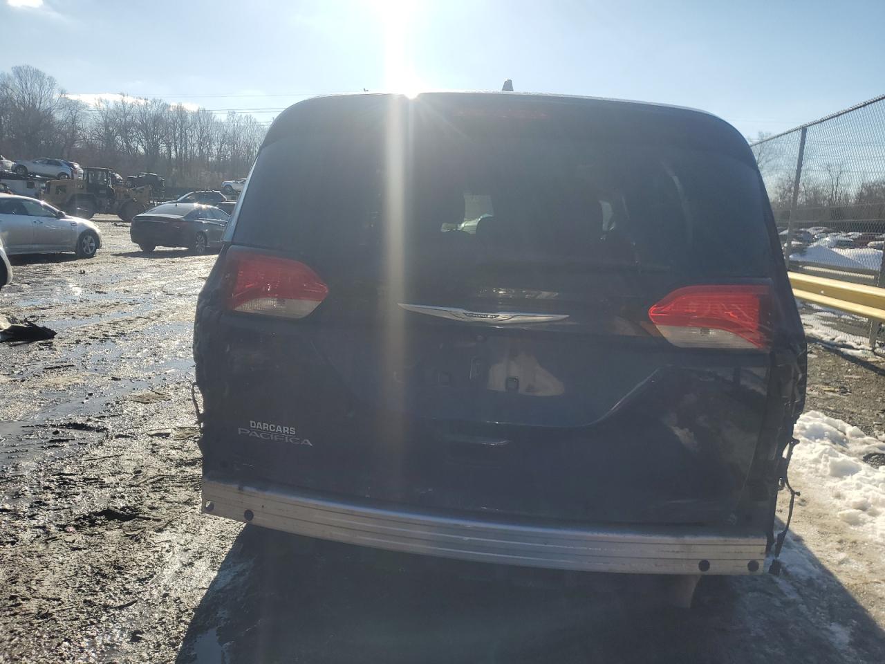 2018 Chrysler Pacifica - Image 6