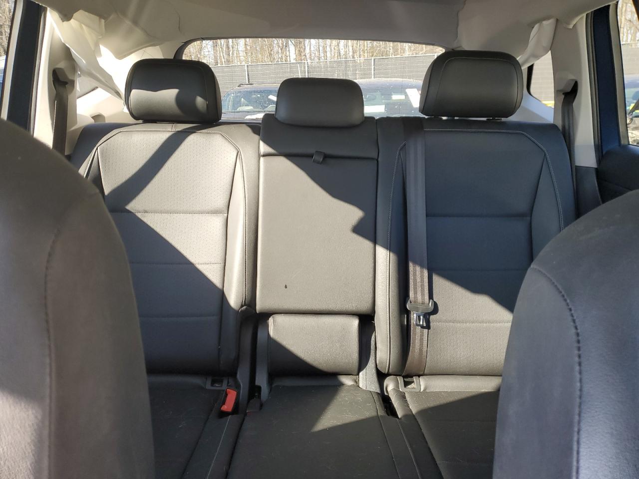 2018 Volkswagen Tiguan - Image 10