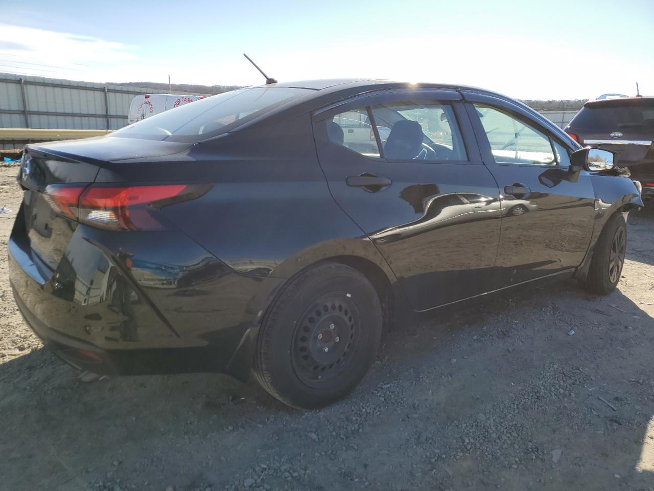 2020 Nissan Versa - Image 3