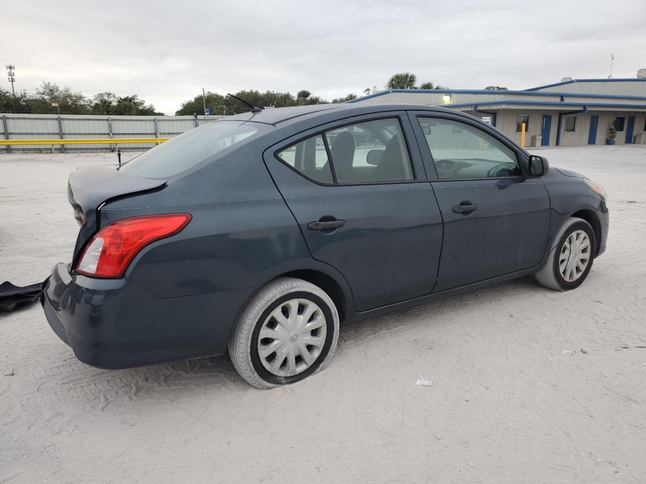 2015 Nissan Versa - Image 3