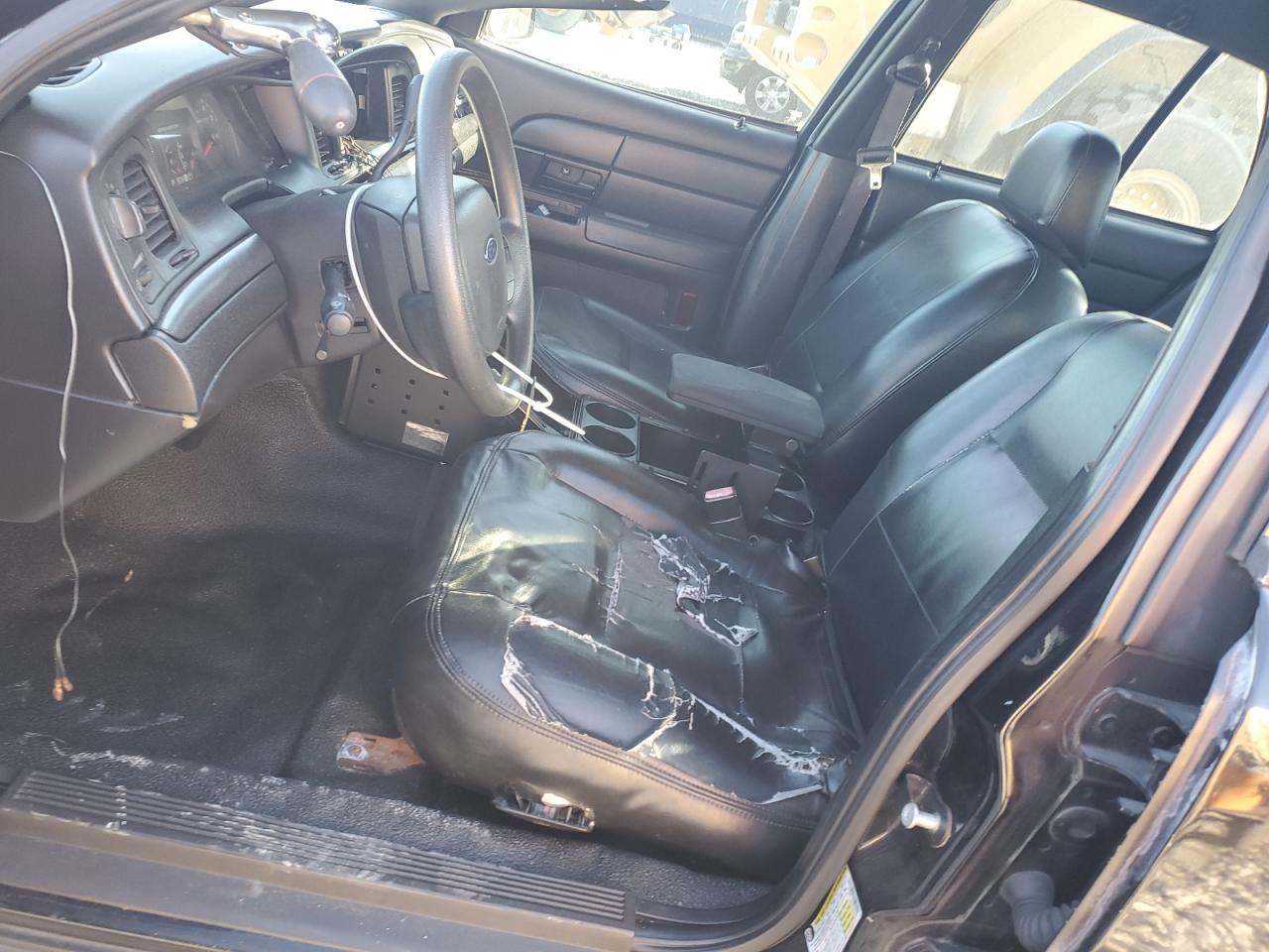 2008 Ford Crown Victoria - Image 7