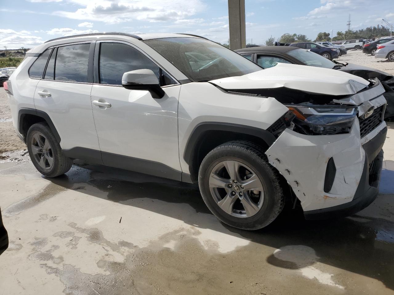 2022 Toyota RAV 4 - Image 4