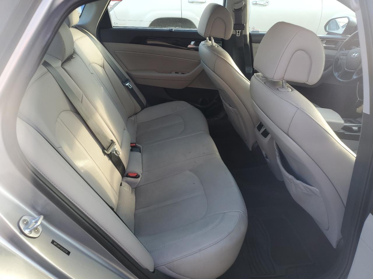 2016 Hyundai Sonata - Image 10