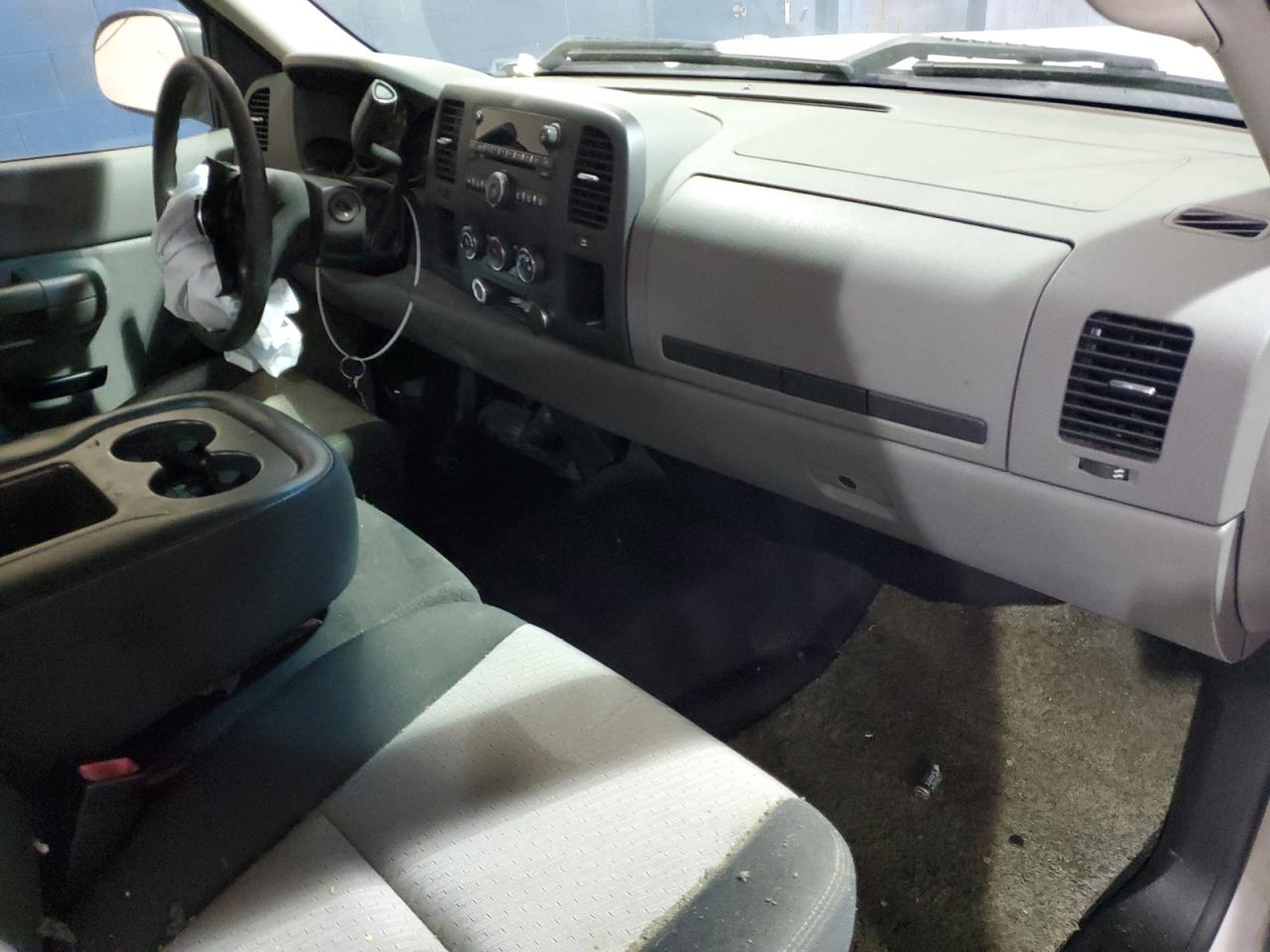 2008 Chevrolet Silverado - Image 8