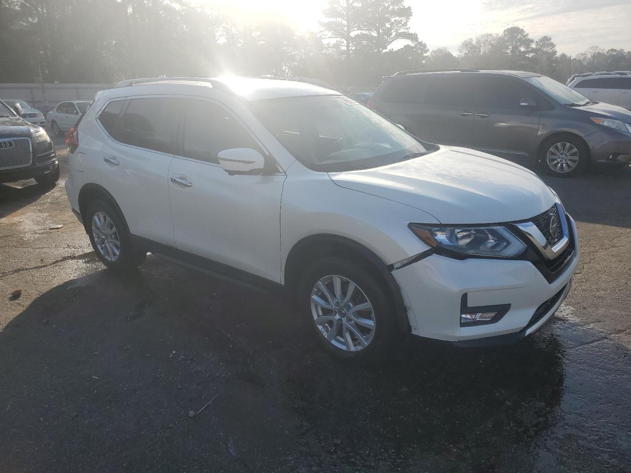 2018 Nissan Rogue - Image 4