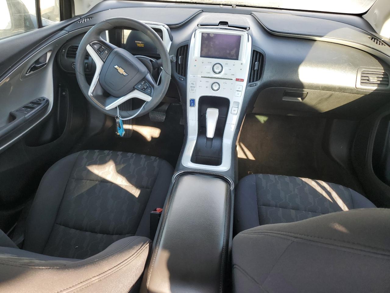 2013 Chevrolet Volt - Image 8