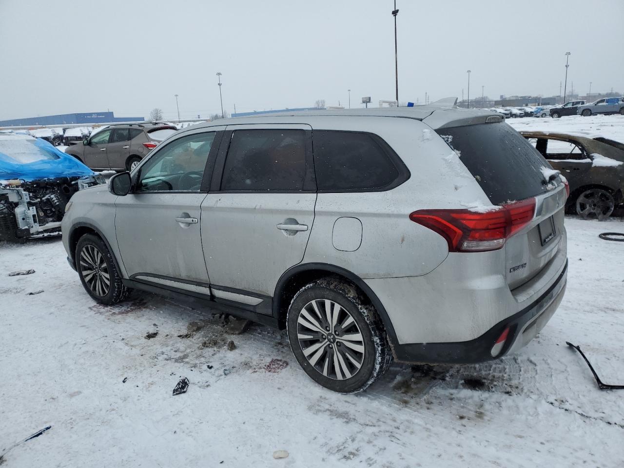 2019 Mitsubishi Outlander - Image 2