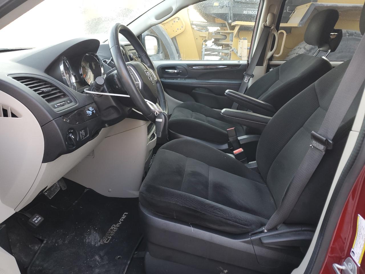 2016 Dodge Caravan - Image 7