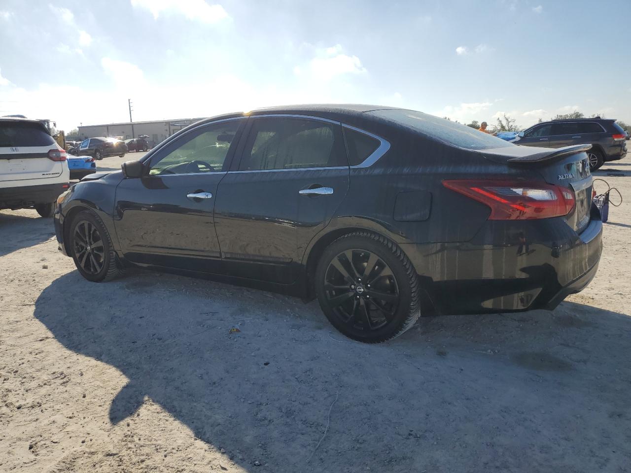 2017 Nissan Altima - Image 2