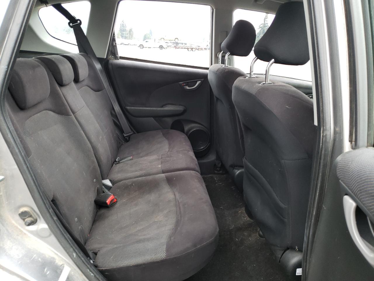 2010 Honda Fit - Image 10