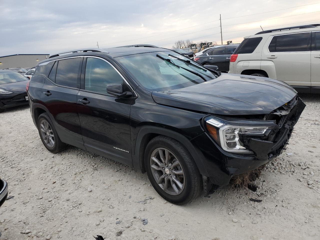 2022 GMC Terrain - Image 4