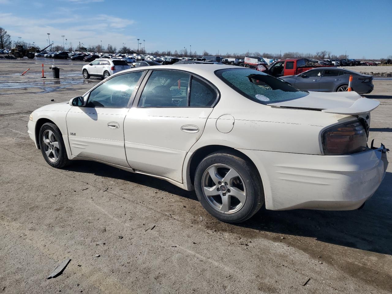 2003 Pontiac Bonneville - Image 2