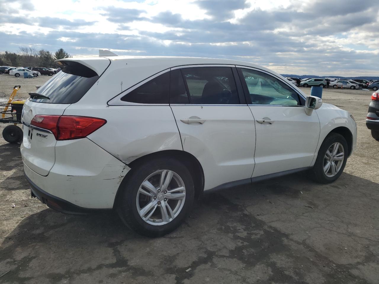 VIN 5J8TB3H59DL018995 2013 ACURA RDX no.3