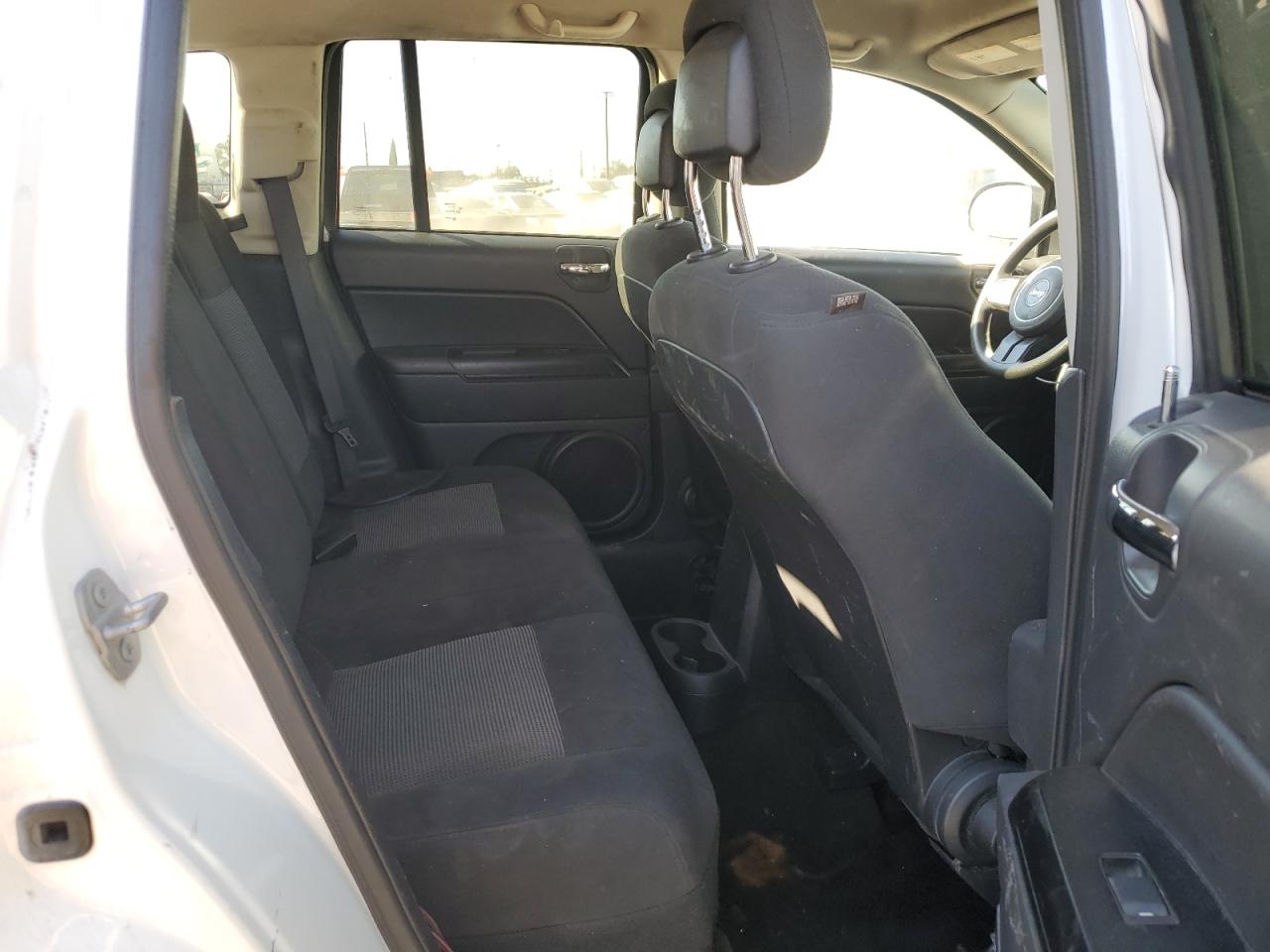 2016 Jeep Compass - Image 12