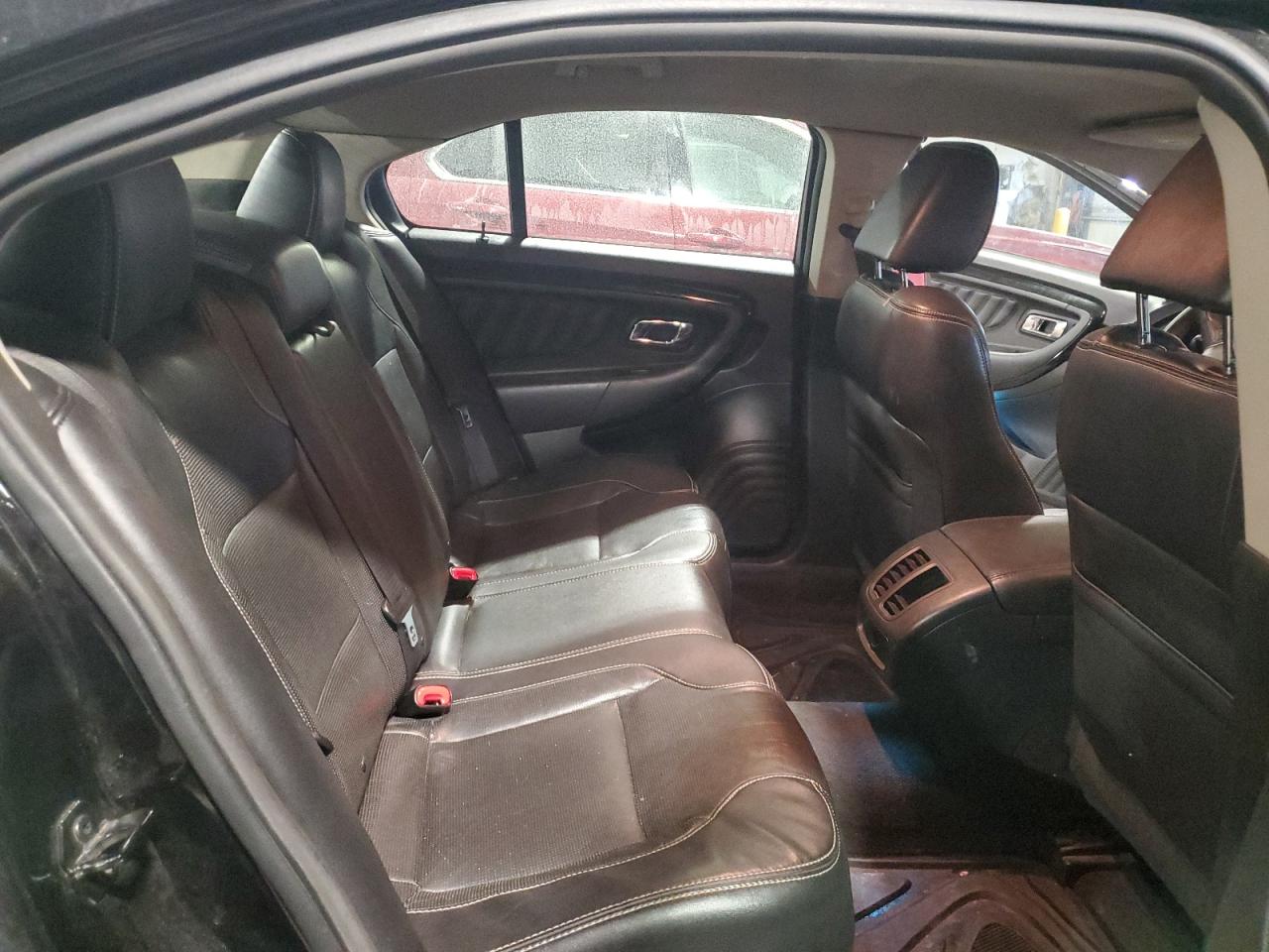 2011 Ford Taurus - Image 10