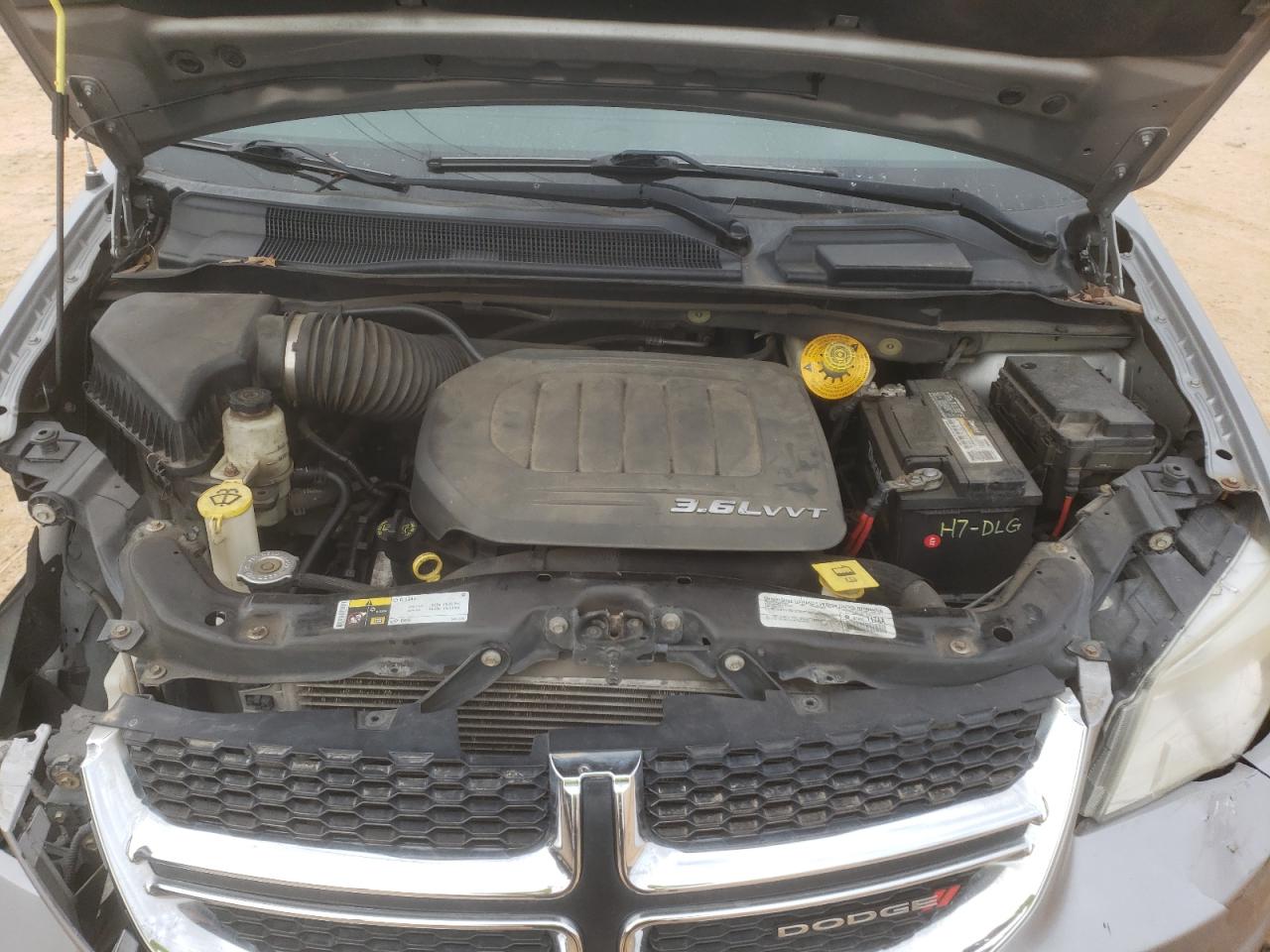 2015 Dodge Caravan - Image 14