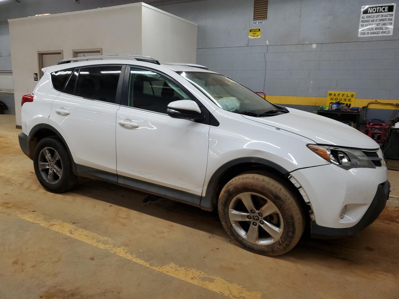 2015 Toyota RAV 4 - Image 4