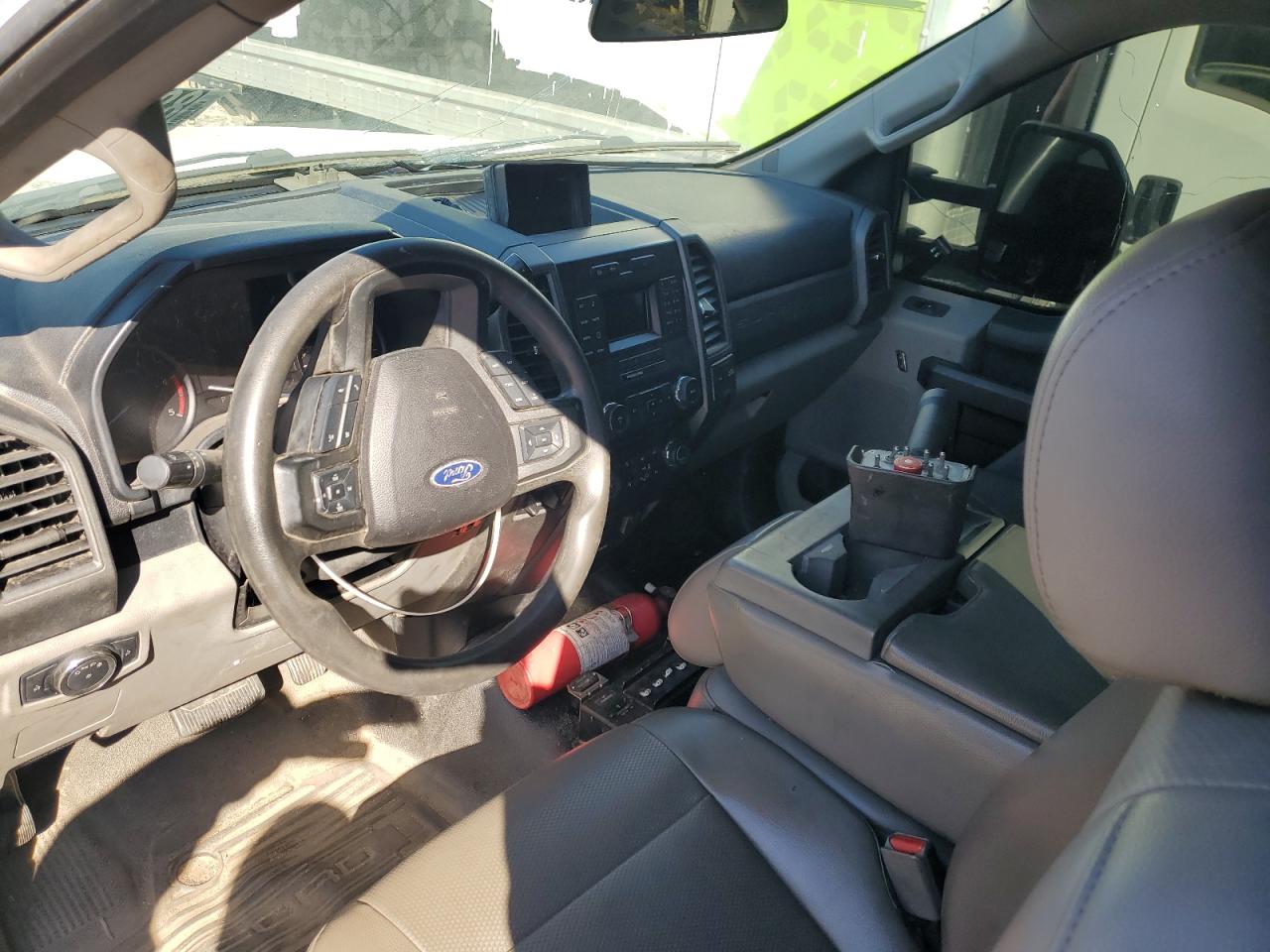 2017 Ford F550 - Image 8